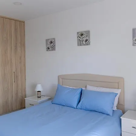 Beachhouse Apartment *