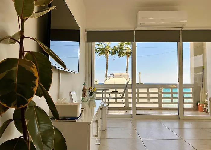 Beachhouse * Λάρνακα